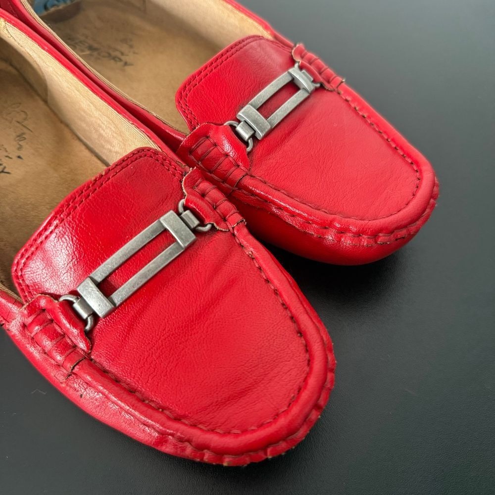 Life Stride Red Faux Leather Loafers Womens 6.5 Shoes Moc Toe Slip on Silver